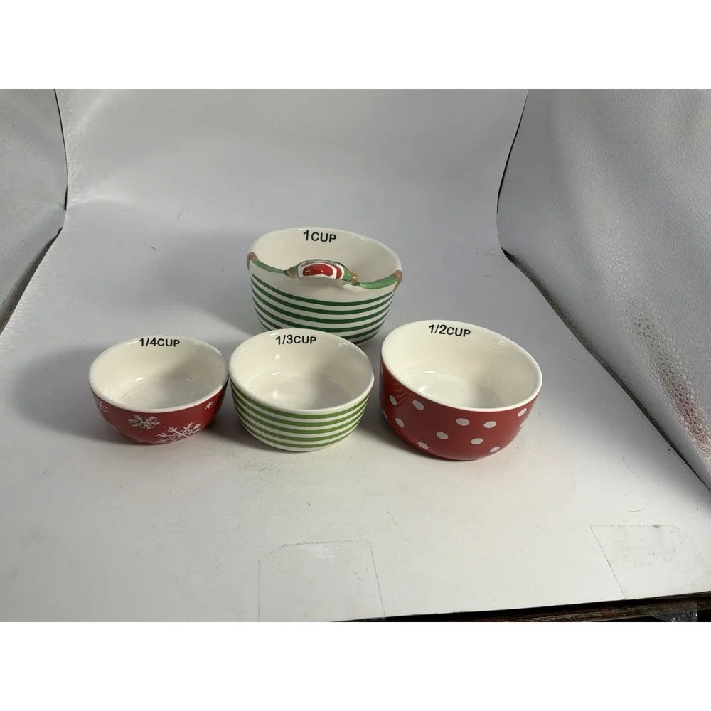 Christmas Elf Nesting Measuring Cups Set of 4 Holiday Time Stoneware Ceramic NEW
